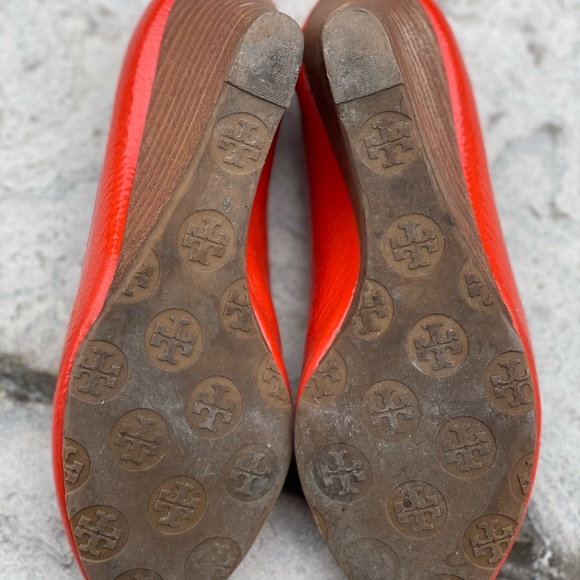 Tory Burch wedge peep toe pump - Picture 5 of 5